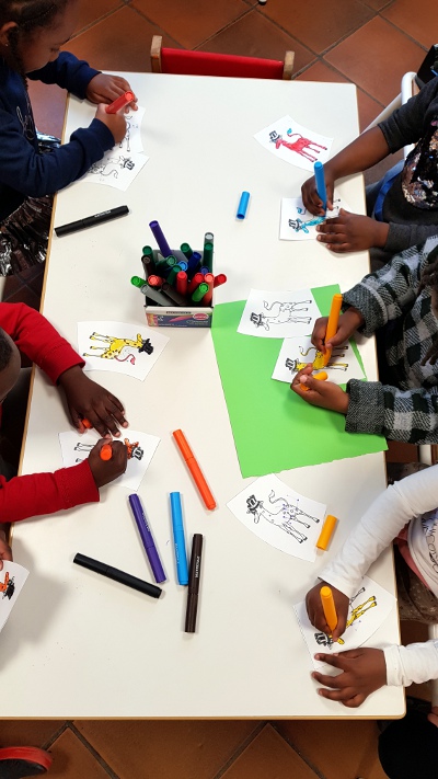 atelier magie pour les enfants d'un centre de loisirs maternel dans le 92