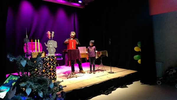 Animation magie enfants - Spectacle de magie théâtrale arbre de Noël