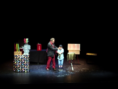 spectacle du magicien à la maison du peuple de pierre bénite, proche de lyon